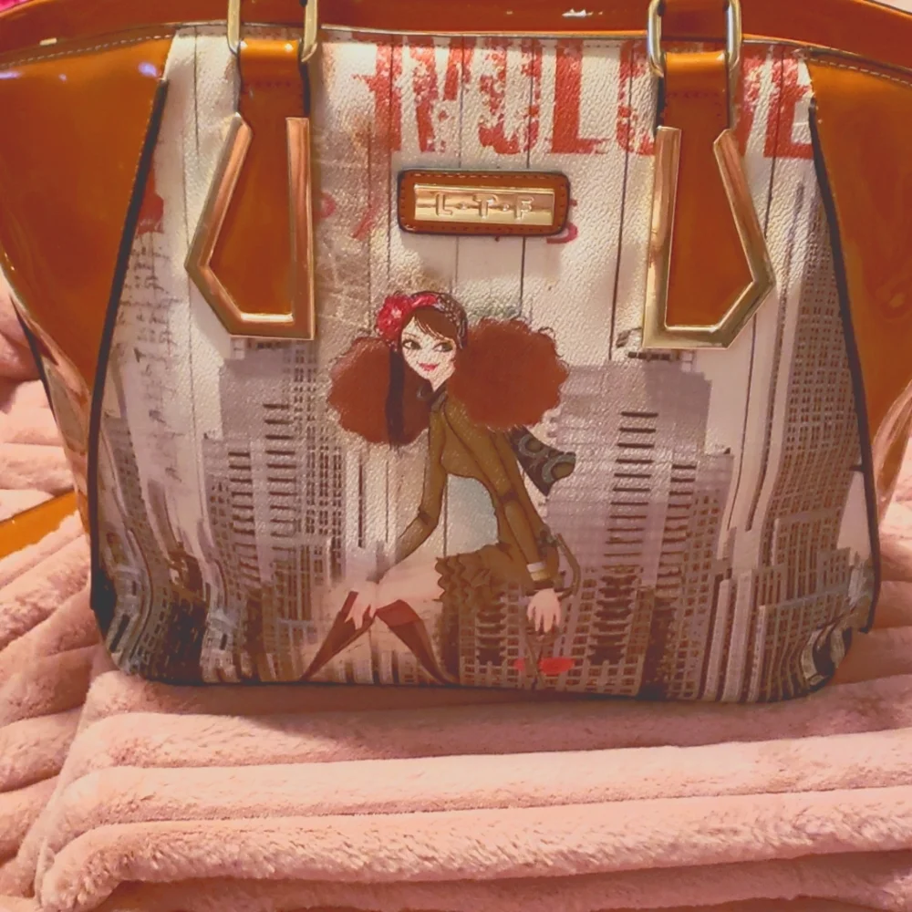 Bag - Picture 1 of 6